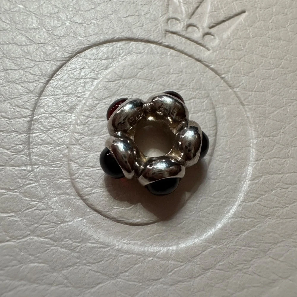 Genuine retired Pandora garnet cabochon - Picture 2 of 2
